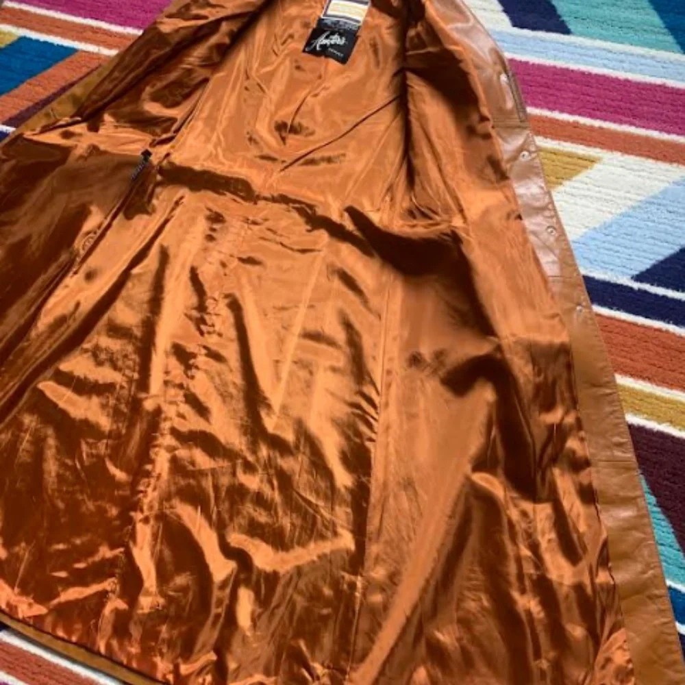 Vintage Leather Trench - Picture 9 of 15